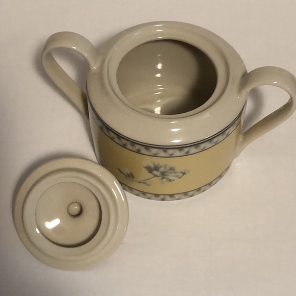 222 Fifth Cover Sugar Bowl Somerville Two Handle Floral - Picture 2 of 3